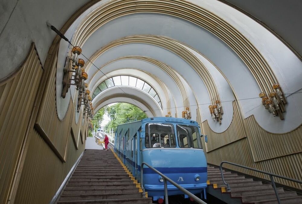 Фунікулер у Києві тимчасово зупиняє роботу