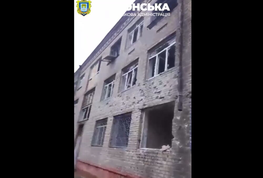 Россияне обстреляли школу в Херсоне