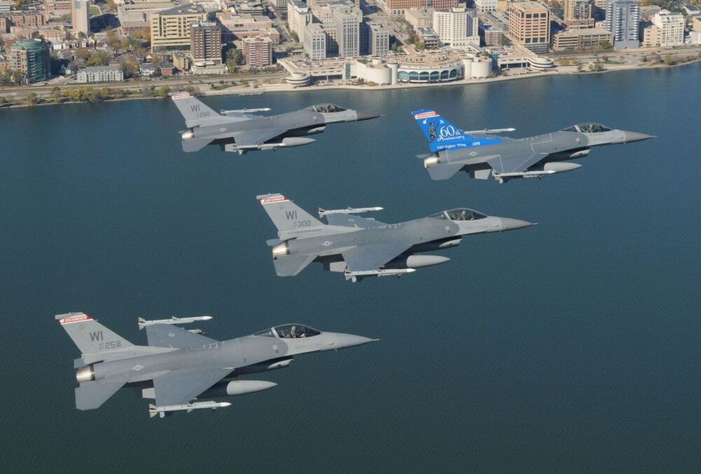 Не лише F-16: в ОП поділилися деталями створення ”коаліції винищувачів”