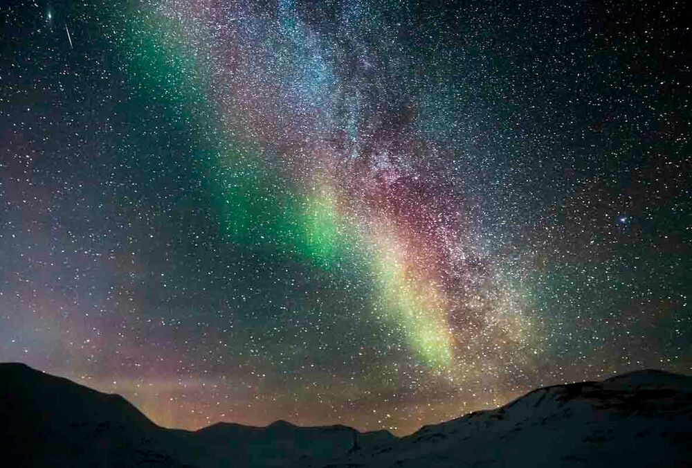 Гороскоп на 10 марта: кому лучше отложить личную жизнь на второй план