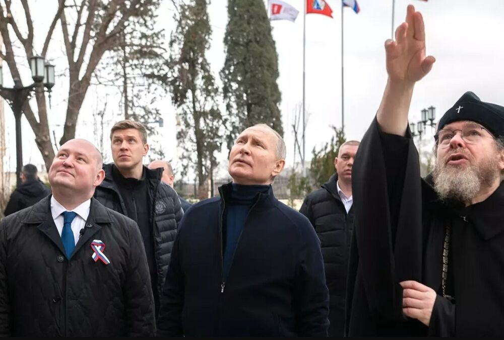 Путін міг не бути у Маріуполі: на Заході засумнівалися у правдивості поїздки глави РФ