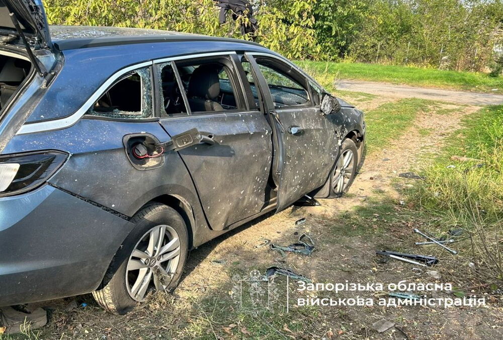 Росіяни вбили двох людей у Запорізькій області, вдаривши дроном по авто
