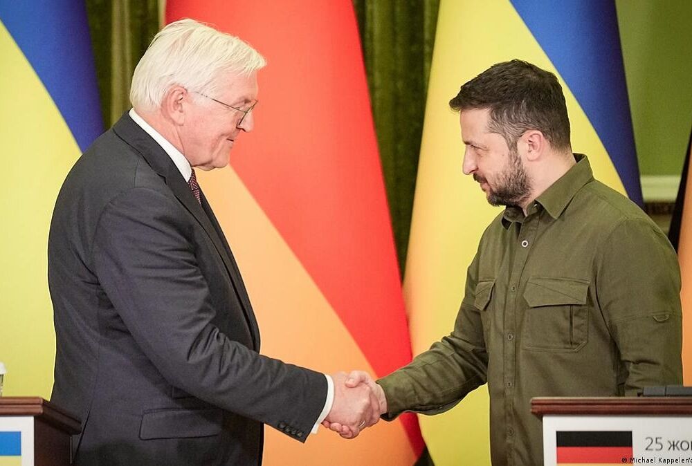 Штайнмайєр пообіцяв Україні швидку передачу РСЗВ MARS та гаубиць