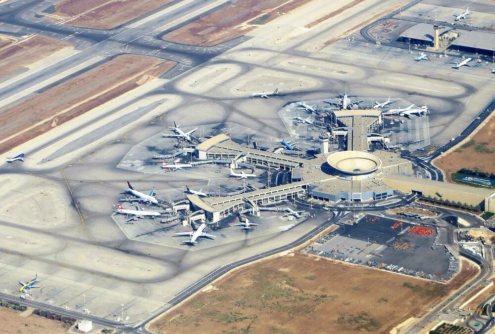 Аэропорт ”Бен-Гурион” в Израиле в ближайшие дни будет закрыт, авиакомпании эвакуируют самолеты