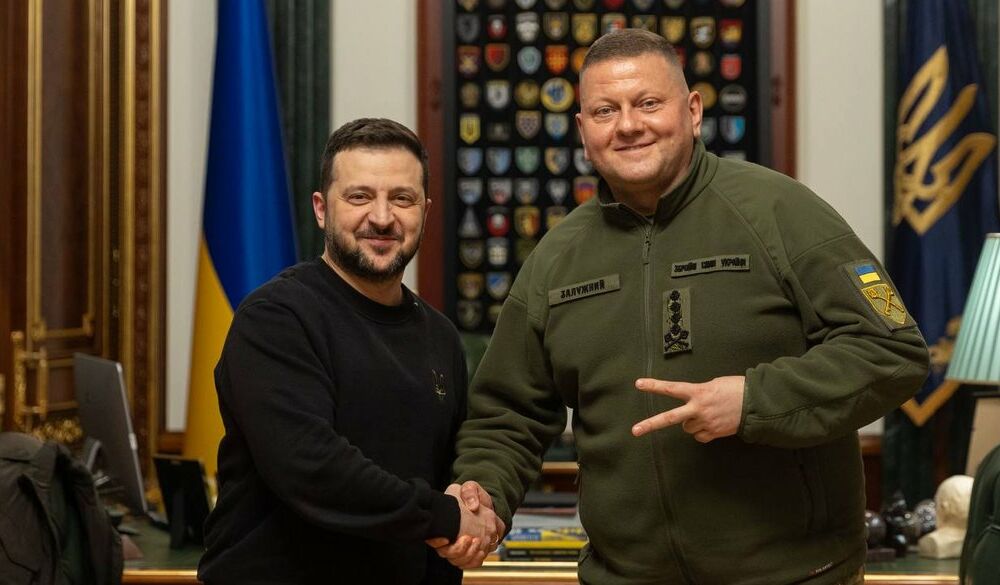 Зеленский присвоил Залужному звание Герой Украины