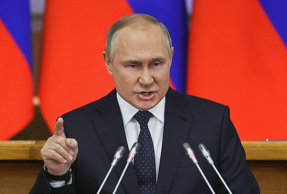 Путин лицемерно поздравил украинцев с 9 мая