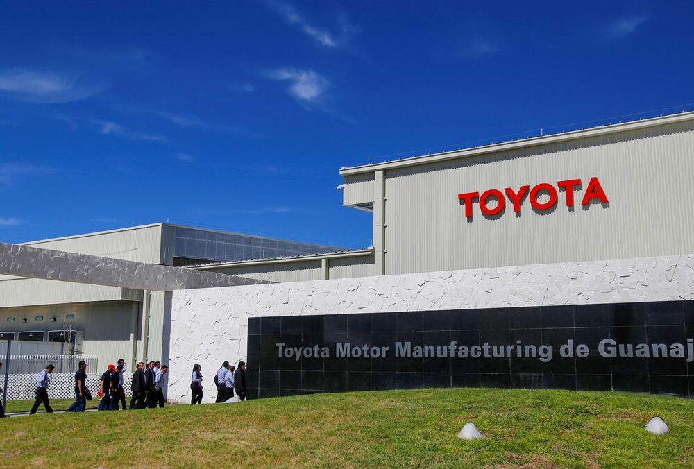 В Японії зупинилися всі заводи Toyota В Японії зупинилися всі заводи Toyota
