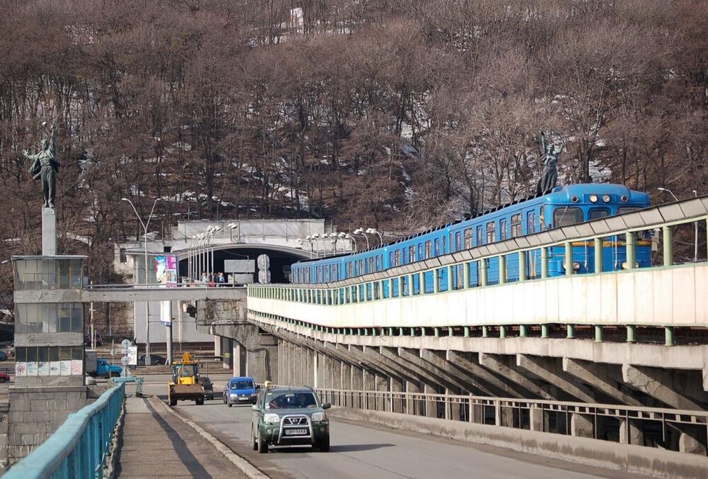 С завтрашнего дня столичная станция метро ”Днепр” будет работать в обычном режиме