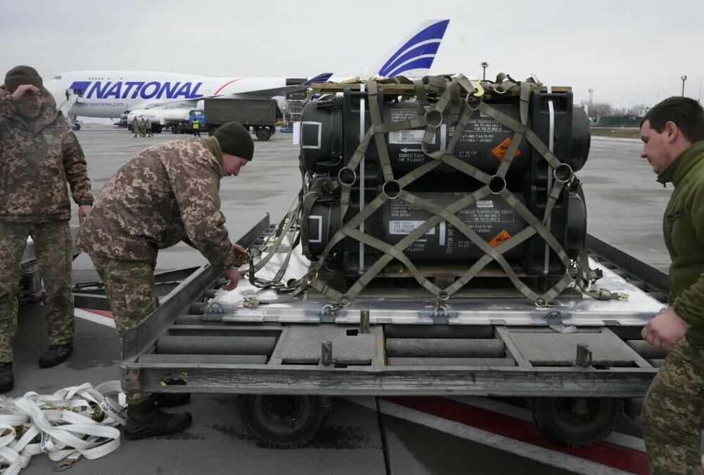 Украина получает тяжелое вооружение: Россия в панике ”освобождает” Черное море от кораблей Украина получает тяжелое вооружение: Россия в панике ”освобождает” Черное море от кораблей