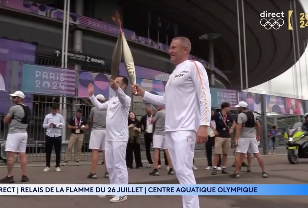 Бубка разом зі Snoop Dogg проніс олімпійський вогонь перед відкриттям Олімпіади у Парижі