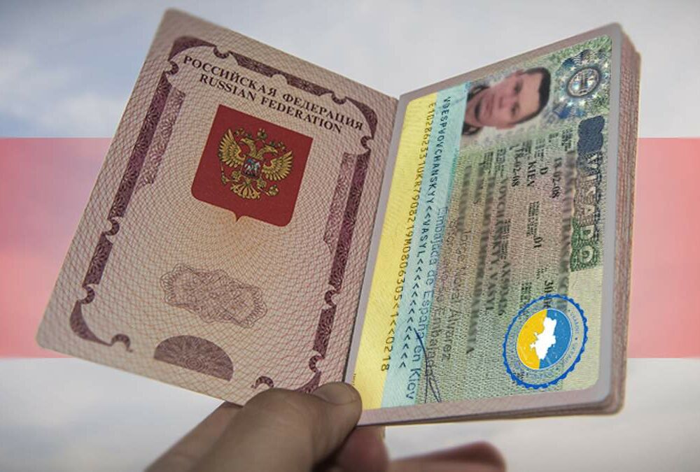 В РНБО розповіли, чи потрібно вводити візовий режим з Росією