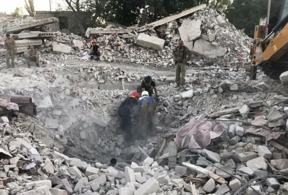 Полиция и волонтеры эвакуировали всех детей из Часового Яра