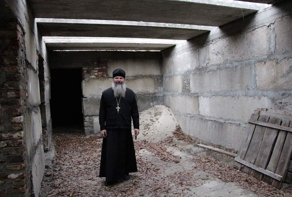 Под Днепром пьяный священник Московского патриархата устроил потасовку из-за пива