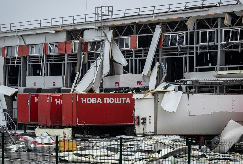 Зросла кількість жертв удару по терміналу Нової пошти під Харковом