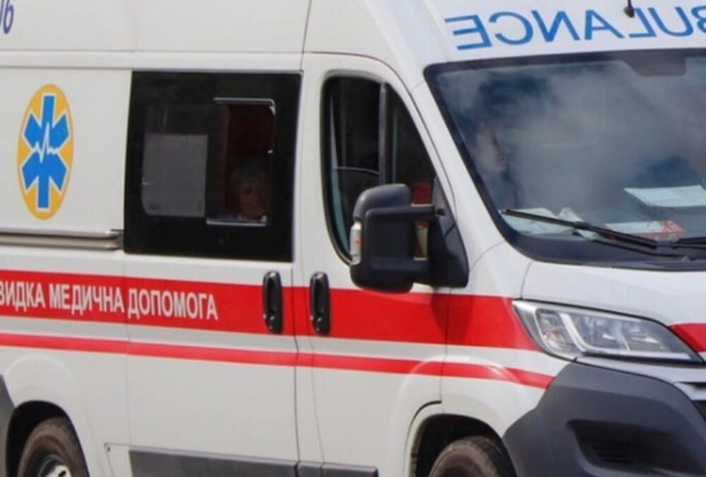 В Херсоне россияне сбросили взрывчатку с дрона на автомобиль