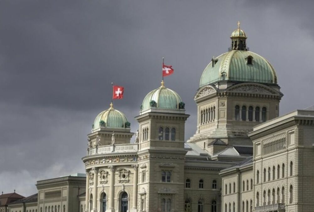 У сенаті Швейцарії підтримали реекспорт зброї в Україну