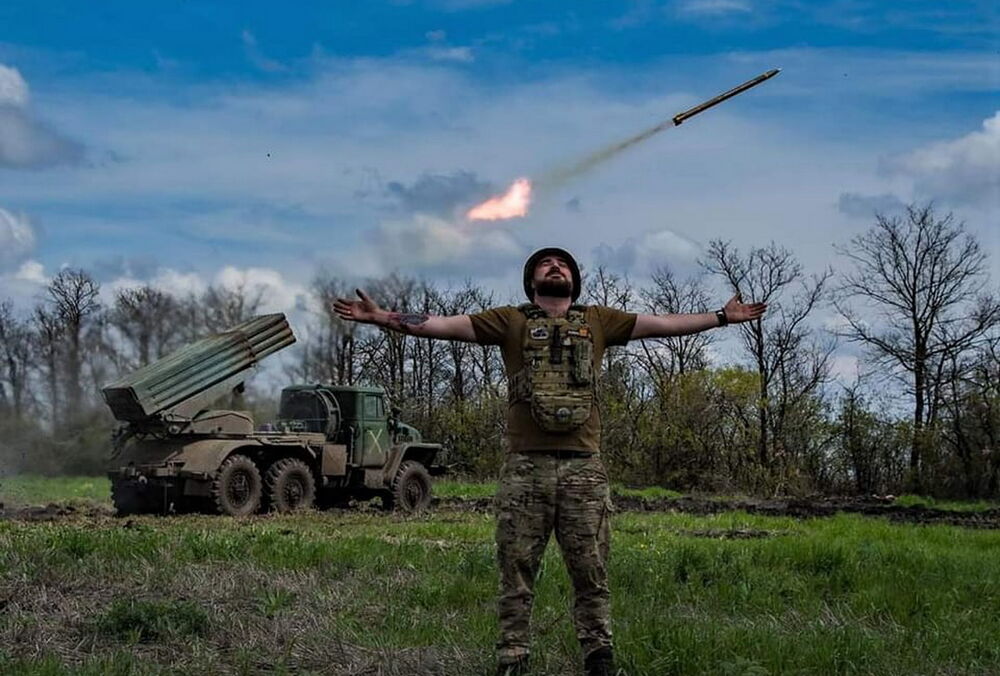 ЗСУ відкидають окупантів на Бахмутському напрямі: розглядається можливість оточення ворога