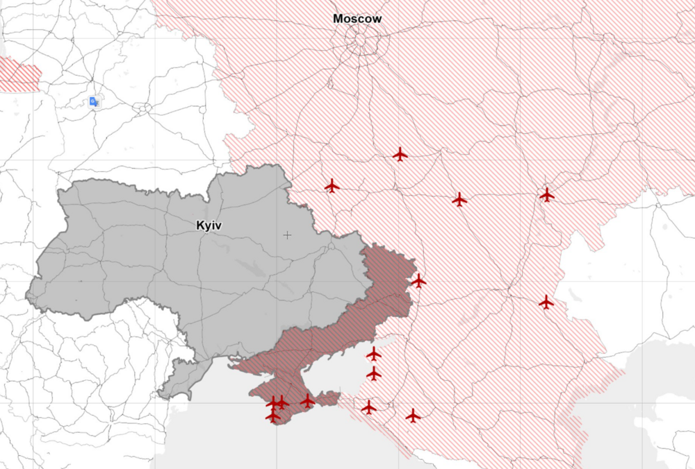 На тлі серії ударів по аеродромах Росія будує укриття для літаків