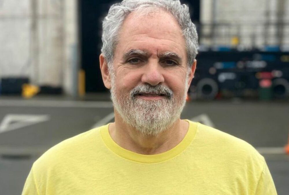 Помер продюсер Титаніка та Аватара