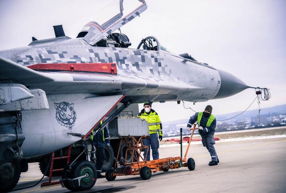 Украина уже получила от Словакии все обещанные 13 истребителей МиГ-29