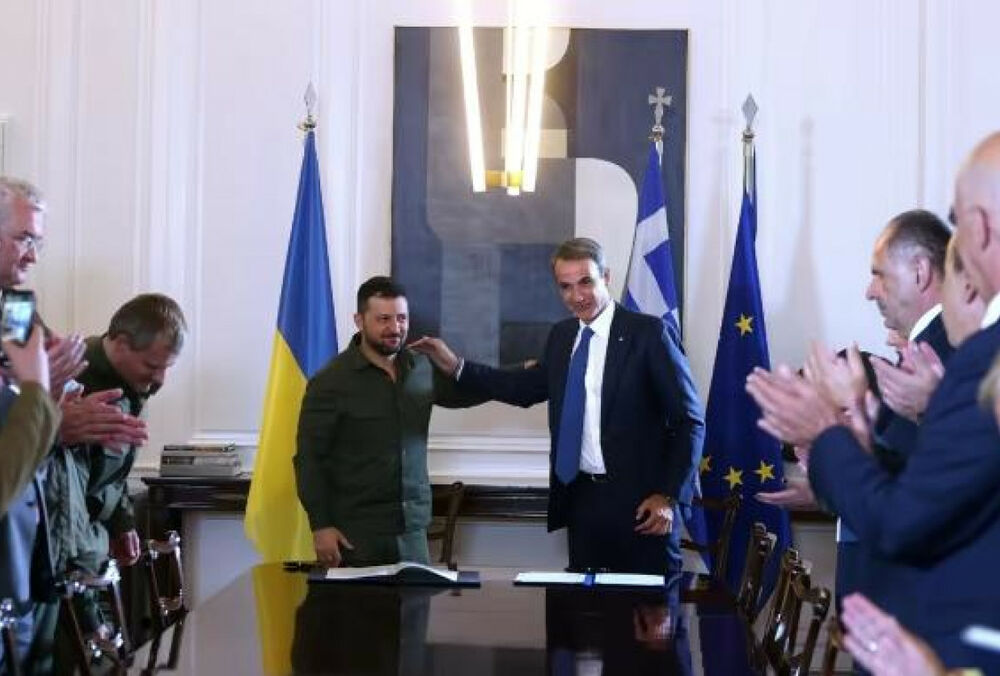 Россия ударила баллистической ракетой по Одессе, когда в город прибыл Зеленский