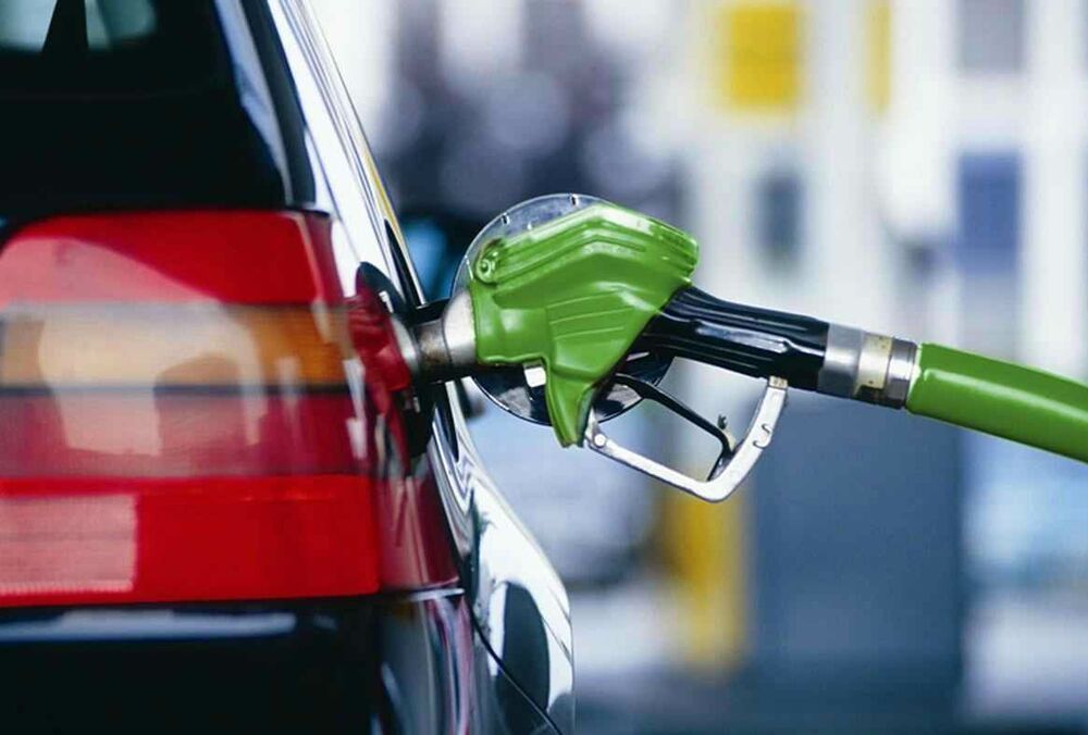 Кабмін тимчасово відмовився від державного регулювання цін на бензин Кабмін тимчасово відмовився від державного регулювання цін на бензин