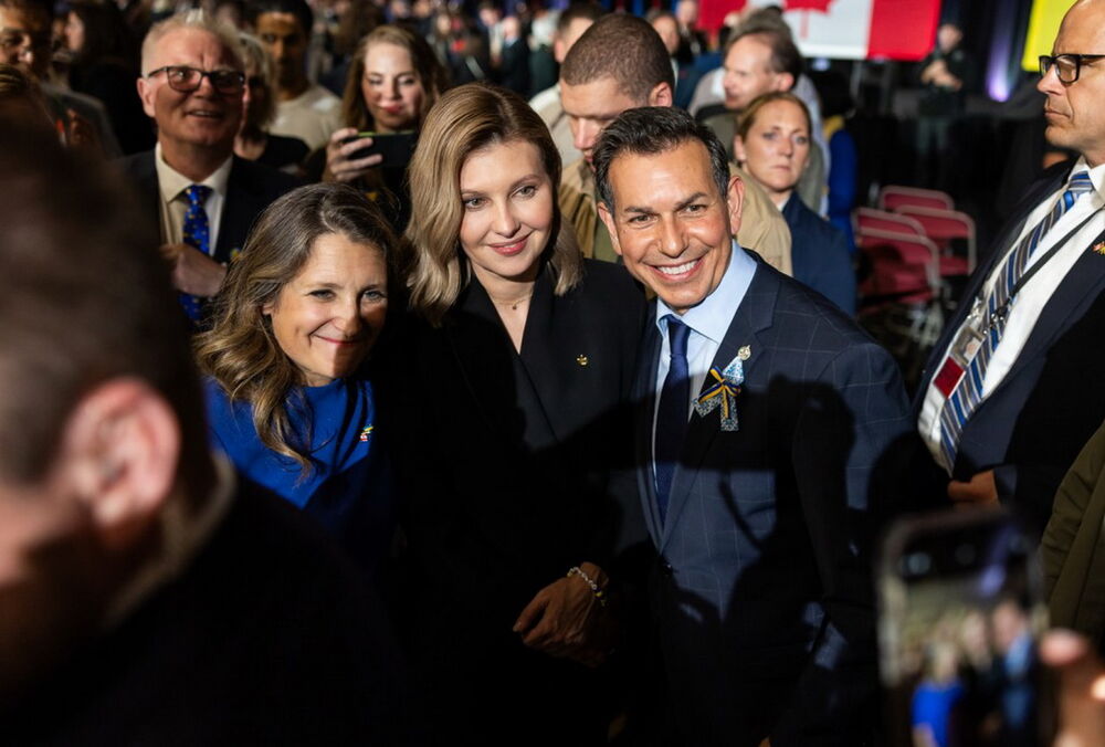 В России придумали новый фейк, как Зеленская накупила украшений в Cartier на миллион