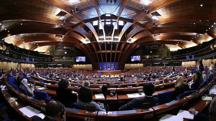 ПАСЕ призвала Украину воздержаться от любых действий, пагубно влияющих на верховенство права