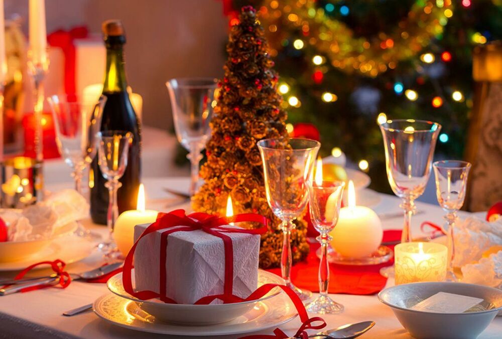 Декор новорічного столу: кілька яскравих ідей для декорації, - ФОТО