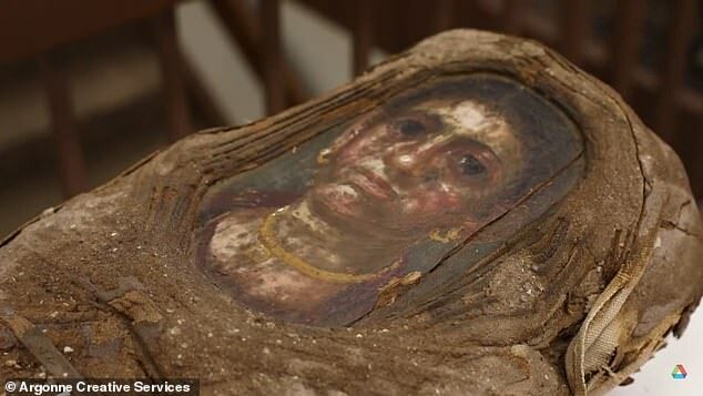 Ученые с помощью рентгена заглянули внутрь древнеегипетской мумии, - ФОТО 