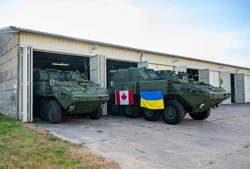Канада передала Україні партію БТР