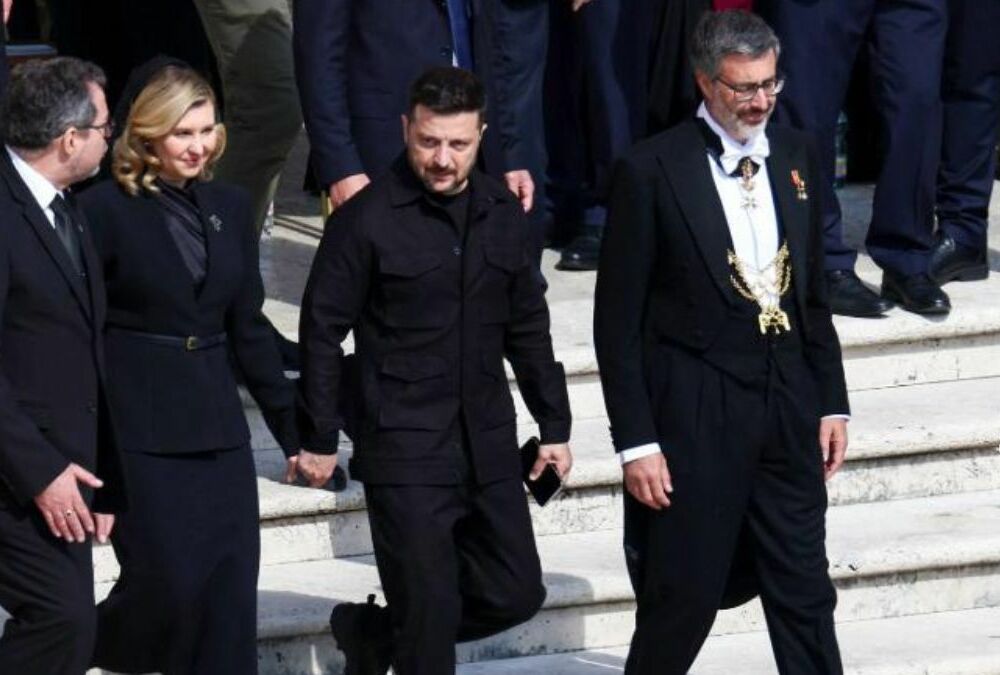 Зеленський приїхав на інтронізацію Папи Римського