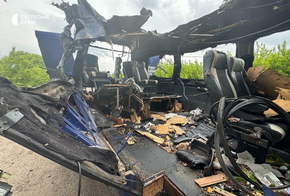 Опубліковано кадри з атакованого евакуаційного автобуса у Сумській області