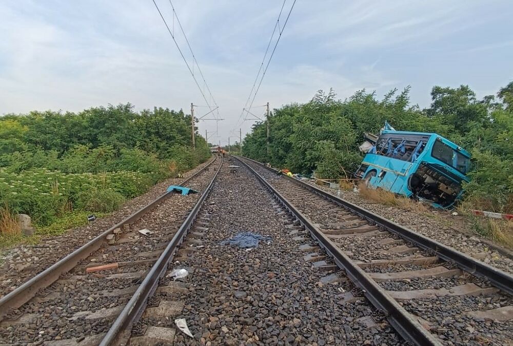 В Словакии поезд столкнулся с автобусом