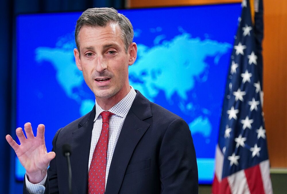 Киев пообещал не бить по РФ: в Госдепе прокомментировали поставку Украине РСЗО Киев пообещал не бить по РФ: в Госдепе прокомментировали поставку Украине РСЗО