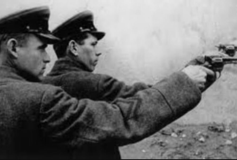 Кремль заявив, що Німеччина сфальсифікувала розстріл у Катині: ”Трупи німців видавали за трупи поляків”