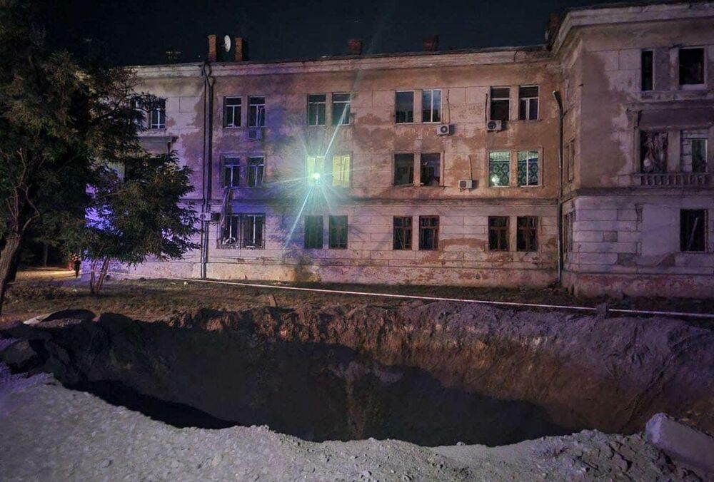 Повреждены зерновой и масляный терминалы, а также склады: кадры последствий атаки на Одессу