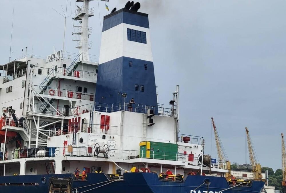 З Одеського порту вийшло перше судно з українським продовольством