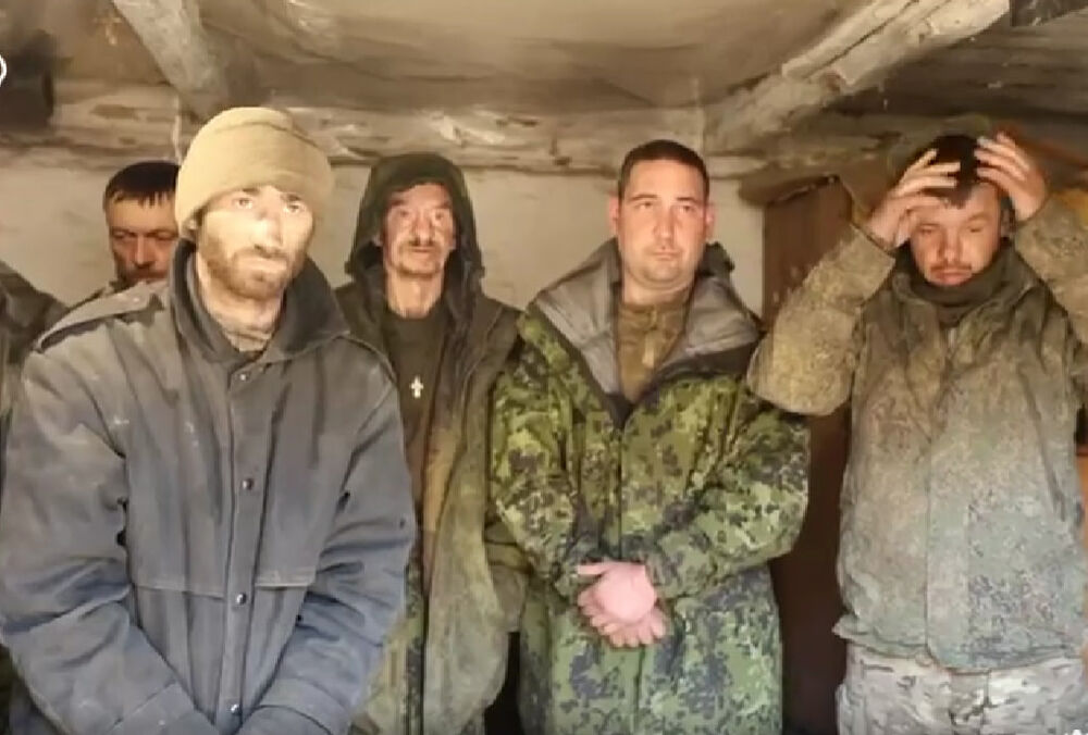 Українські бійці взяли в полон російських військових у Курській області