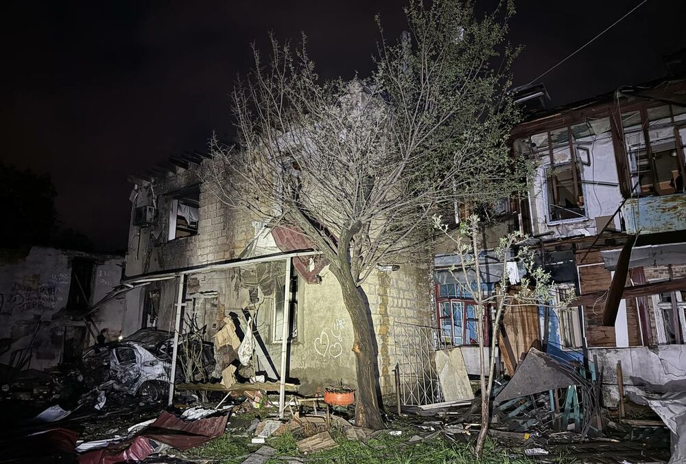 Дев'ятеро людей постраждали під час чергового обстрілу Одеси: фото, відео