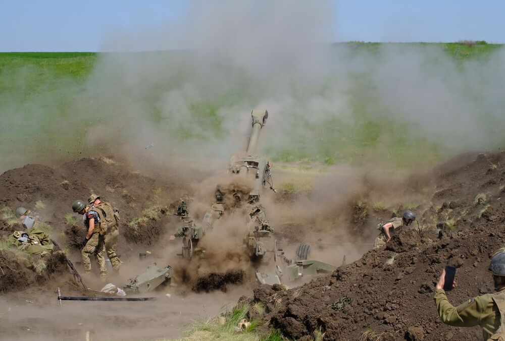 Залужний показав американські гаубиці у роботі: фото Залужний показав американські гаубиці у роботі: фото