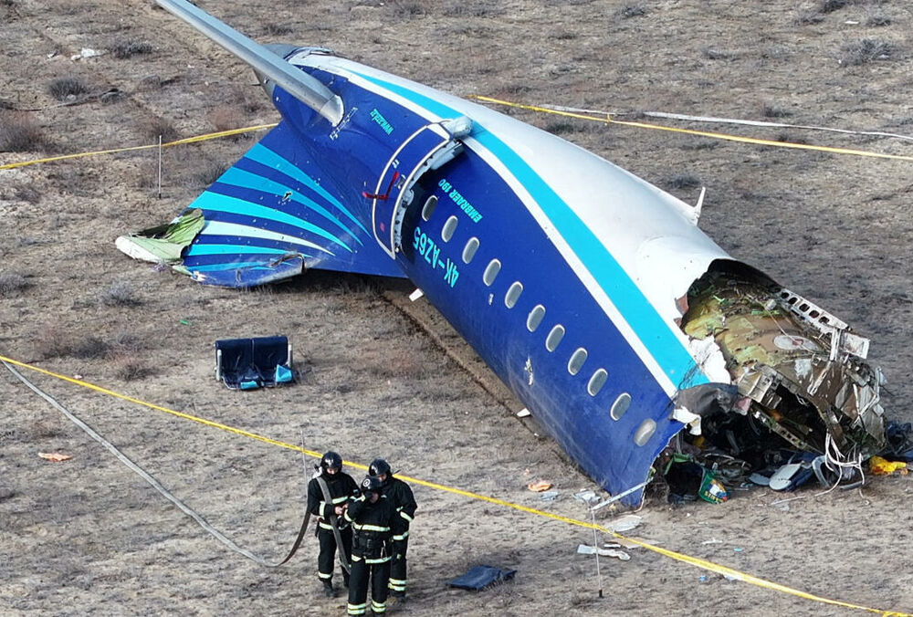 Azerbaijan Airlines, самолет которых разбился в Казахстане, приостановили полеты в 7 городов России