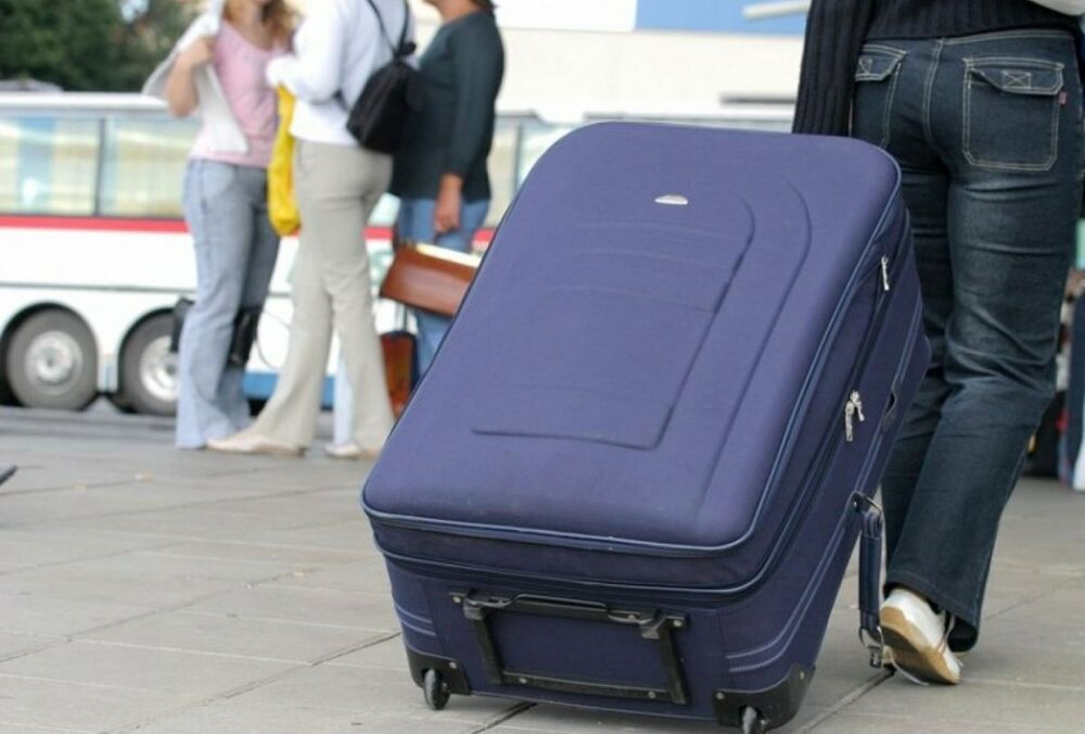 Верховная Рада усилила защиту украинских трудовых мигрантов: подробности