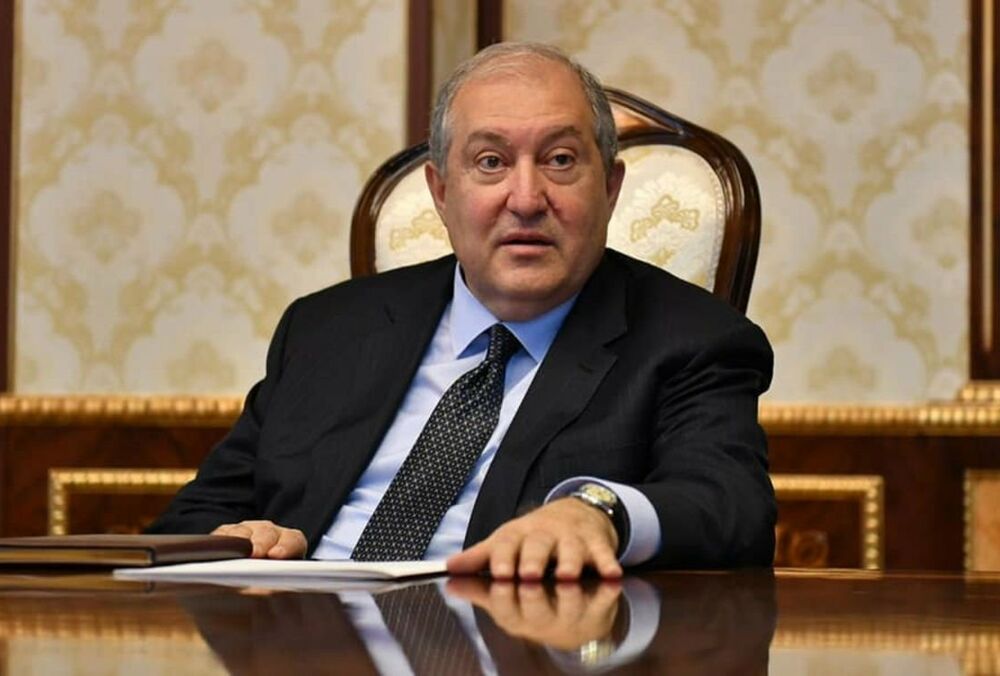 Президент Армении внезапно подал в отставку 