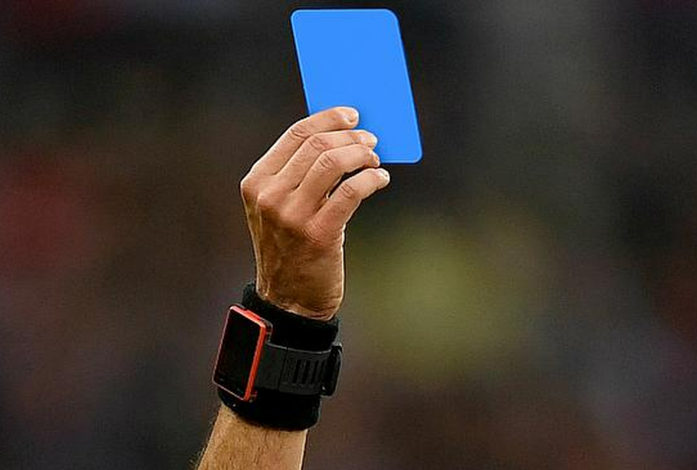 У футболі з'явиться синя картка: що це означає