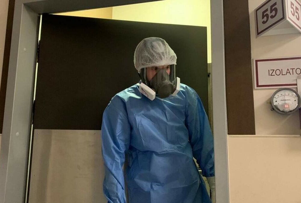 Латвия вводит локдаун из-за новой волны ковида