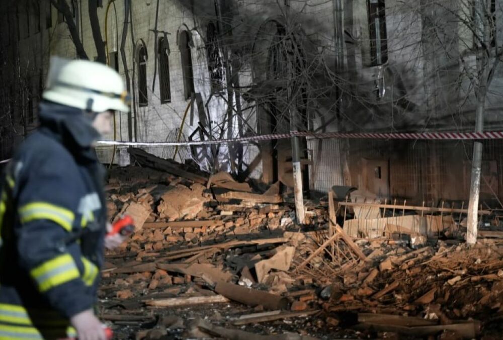 Россия нанесла ракетный удар по центру Харькова: много пострадавших