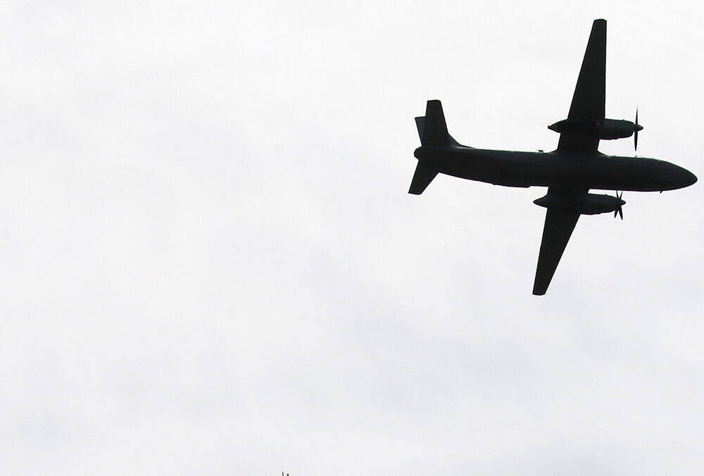 В России пассажирский самолет разбился о скалы