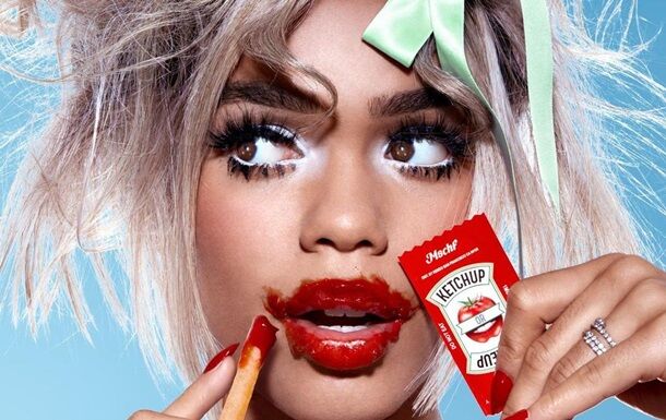 Рианна выпустила блеск для губ в форме кетчупа
