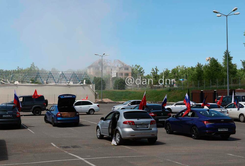 У Донецьку пролунав вибух - приліт по місцю, де збиралися учасники автопробігу на честь 10-річчя ”ДНР”